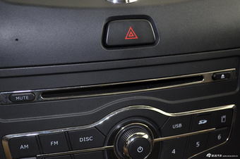 2013款奔腾B50 1.8L自动尊贵型