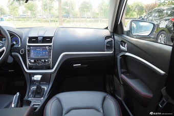 2015款吉利新帝豪三厢1.3T CVT向上版