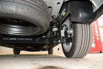 2016款宝骏730 1.5L手动标准版5座