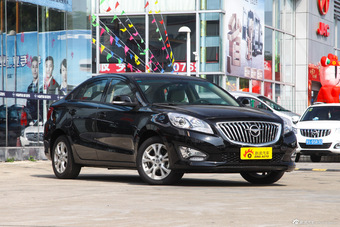 2015款海马福美来1.6L自动品尚型