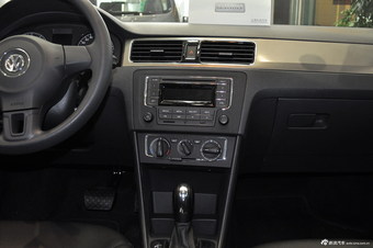 2013款新桑塔纳1.6L自动舒适型吉祥黑