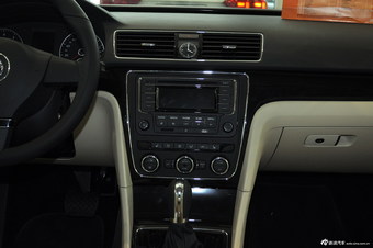 2014款 新帕萨特 1.8TSI DSG 尊荣版
