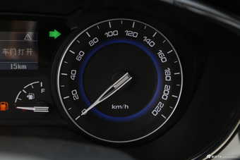 2015款悦翔V7 1.6L自动乐趣型