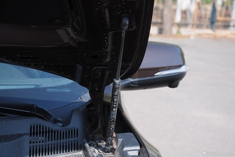 2015款传祺GS5速博1.8T自动四驱豪华导航版