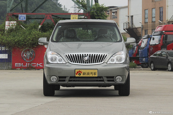 2014款GL8商务车2.4L自动经典版