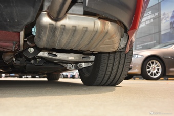 2015款捷豹XE R-SPORT 2.0T自动i4 Ti (240PS)