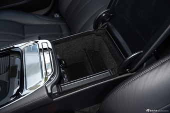 2016款捷豹XJL 2.0T自动两驱典雅商务版