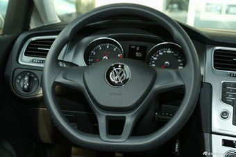 2016款高尔夫1.6L手动时尚型