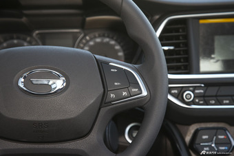 2015款传祺GS4 1.3T自动200T G-DCT精英版