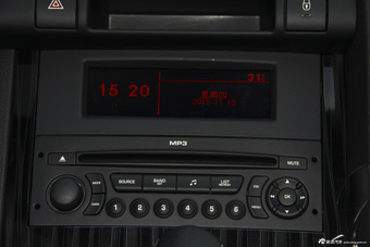 2015款东风标致3008 2.0L自动经典型