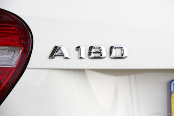 2015款奔驰A180 1.6T自动