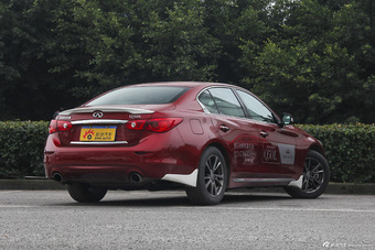 2015款英菲尼迪Q50L 2.0T自动豪华型