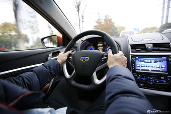 2016款吉利帝豪1.3T自动RS两厢向上版