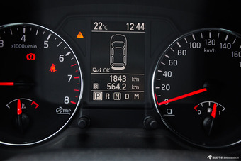 2015款东风风度MX6 2.0L CVT两驱梦想版