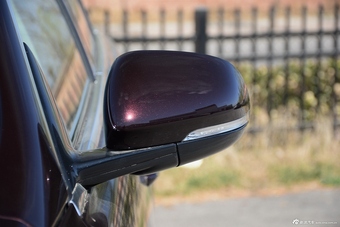 2016款捷豹XJL 2.0T自动两驱典雅商务版