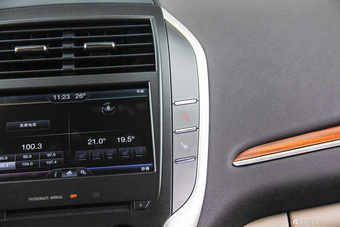 2016款林肯MKC 2.0T自动四驱尊耀版