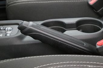 2014款牧马人2.8TD撒哈拉四门版