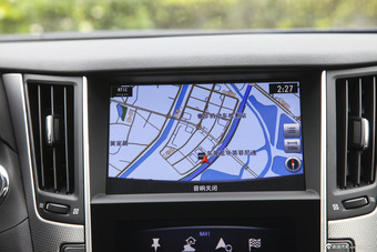 2015款英菲尼迪Q50L 2.0T自动豪华运动版