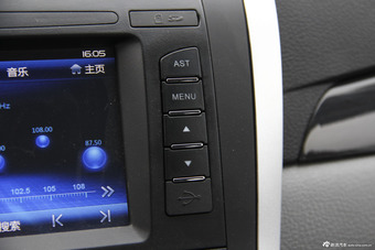 2014款众泰Z300 1.5L手动新视界豪华型