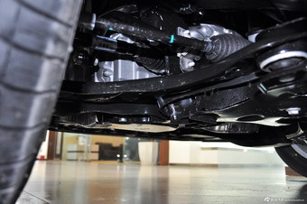 2013款新桑塔纳1.6L自动舒适型吉祥黑