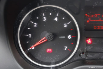 2015款东风风神L60 1.6L 手动新享型