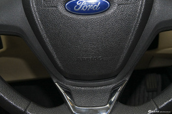 2015款福睿斯1.5L手动舒适型