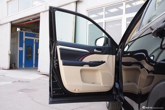 2015款汉兰达3.5L自动四驱精英版