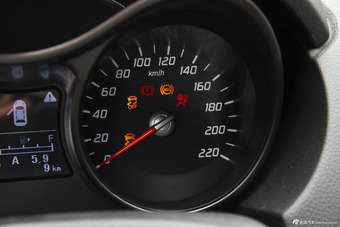 2015款海马S5 1.5T自动豪华型