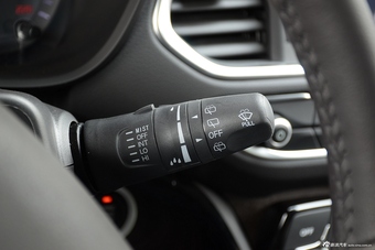 2016款传祺GS4 1.5T自动豪华版235T G-DCT