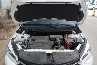 2016款海马M3 1.5L自动舒适型图片