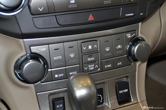 2012款汉兰达2.7L自动两驱豪华版7座