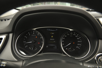 2014款奇骏2.5L自动XL ITS四驱豪华版