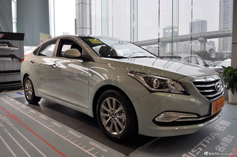 2013款名图1.8GLS自动智能型北极玉