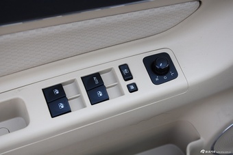 2015款绅宝D20三厢1.5L手动乐天版