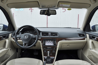 2013款朗逸改款1.4TSI DSG豪华版图片