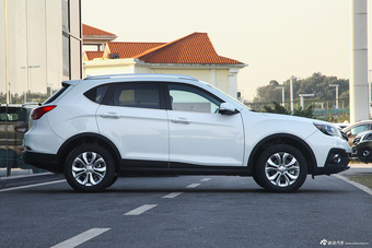 2015款传祺GS5 Super 2.0L自动两驱舒适版