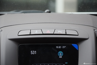 2015款君威2.0L自动领先时尚型