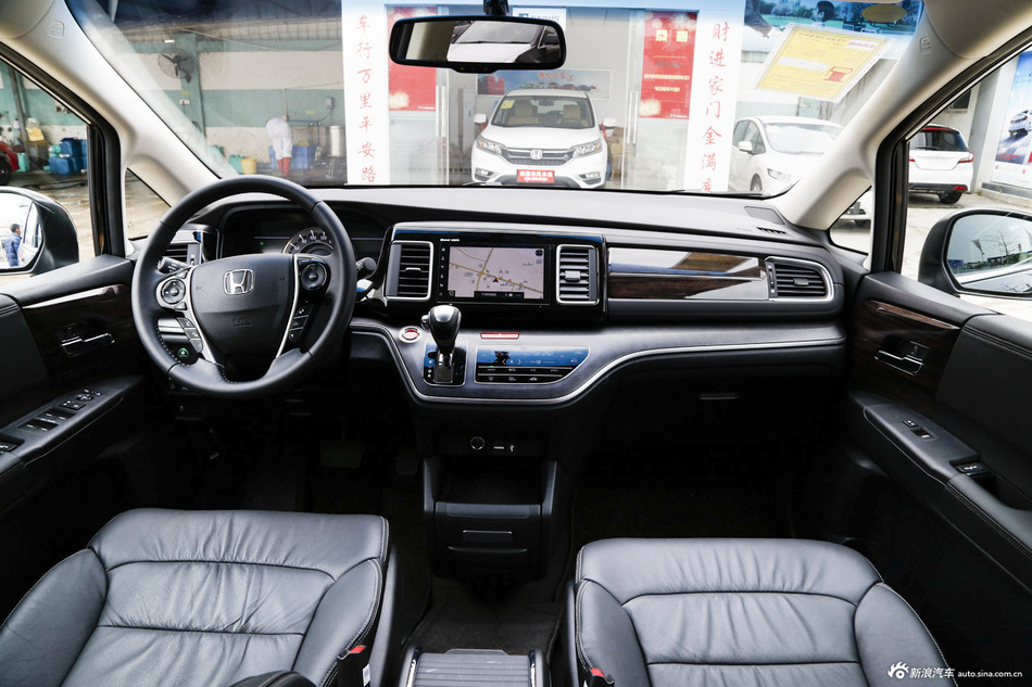 2016款艾力绅2.4L自动豪华版