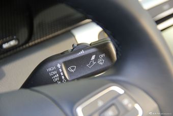 2012款迈腾1.4TSI豪华型