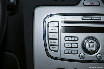 2013款福克斯两厢经典1.8L手动基本型