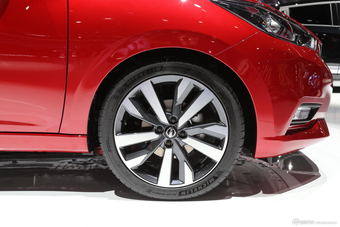 这样才够时尚 日产全新一代玛驰