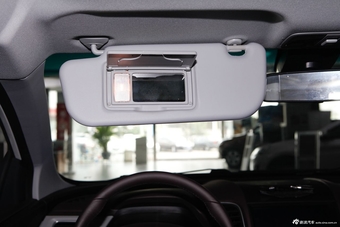 2014款纳智捷 5 Sedan荣耀导航版 1.8T自动尊贵型