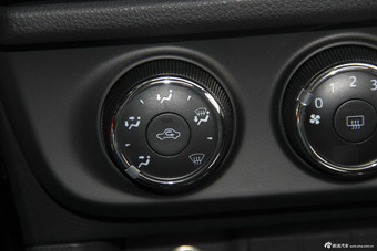 2015款雷凌1.6G CVT橙色限量版