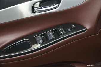 2015款英菲尼迪QX50 2.5L 自动悦享版