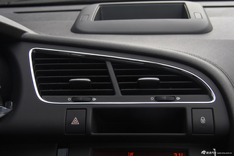 2015款东风标致3008 2.0L自动潮流版