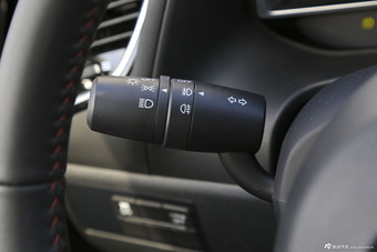 2016款马自达3昂克赛拉2.0L自动三厢旗舰型