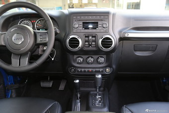 2015款牧马人3.0L四门版Sahara