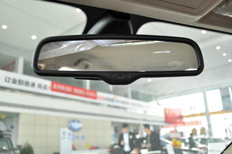 2012款奔腾B90 2.0L手动豪华型