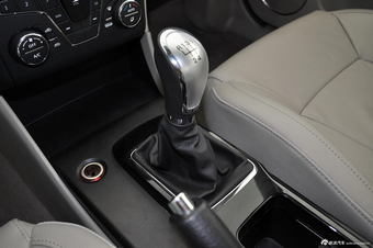 2013款奔腾B50 1.6L手动尊贵型