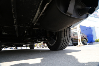 2016款卡罗拉双擎1.8L自动旗舰版